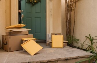 delivery packages doorstep