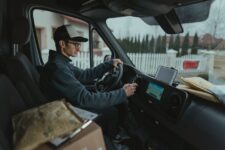 gps tracker package delivery