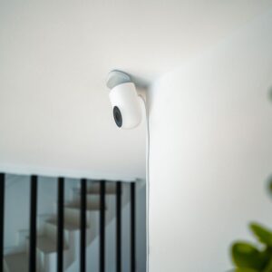 tp link tapo indoor camera white