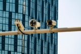 Kit vidéosurveillance complet : guide de choix et montage en 2026