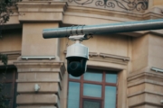 Caméra IP 360° PTZ : guide complet de choix et configuration en 2026