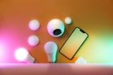 Projecteurs LED connectés pour la sécurité : compléter vos caméras IP avec un éclairage intelligent