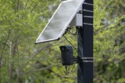 Caméra IP sans WiFi ni câbles : les solutions 4G et solaires en 2026